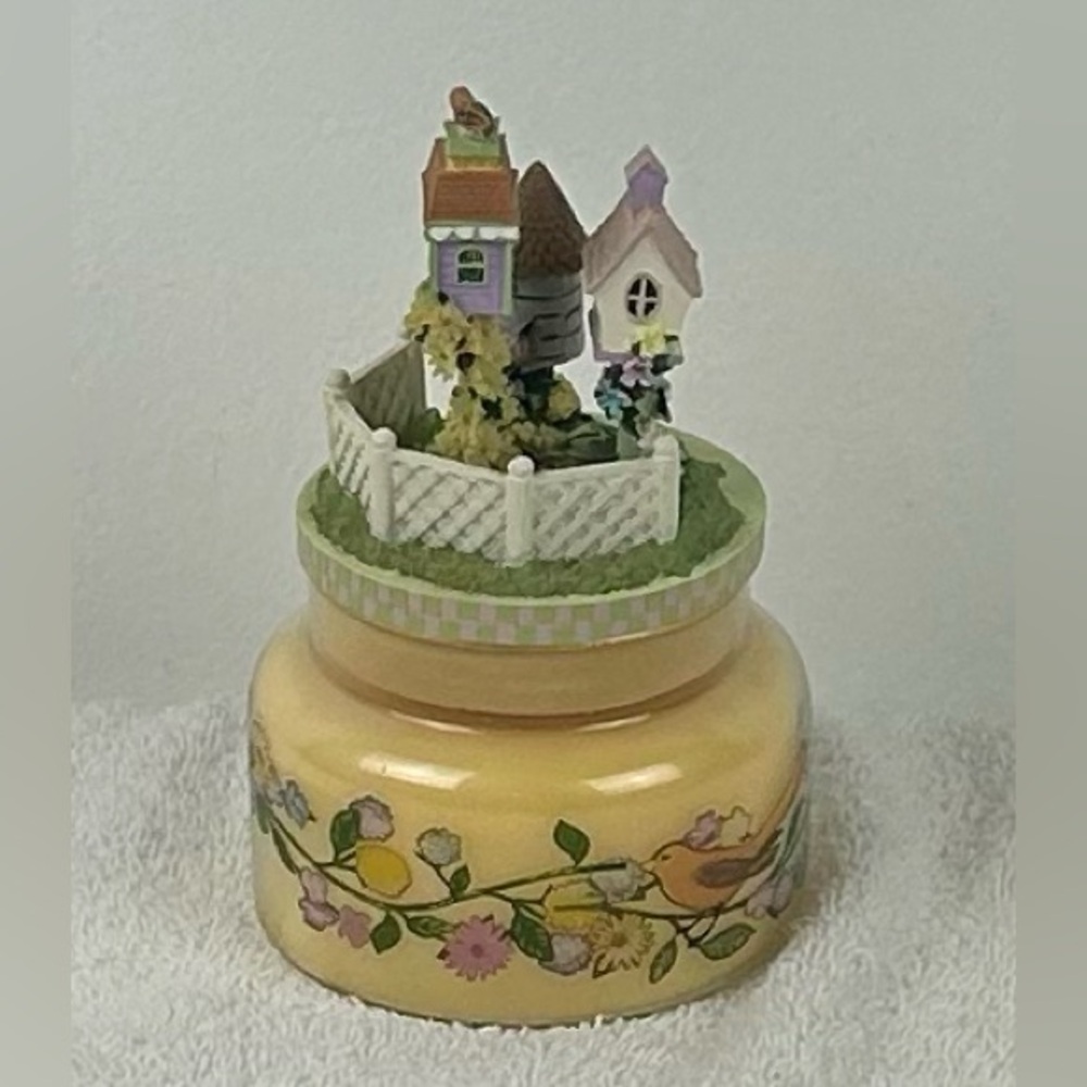 VTG '2003' Avon Candle Jar and Topper, Birdhouse Garden - Candle is unused.